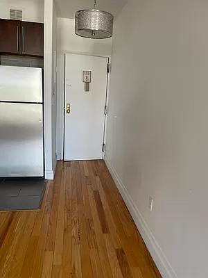 1 bed, 1 bath, $2,395, Unit 6D