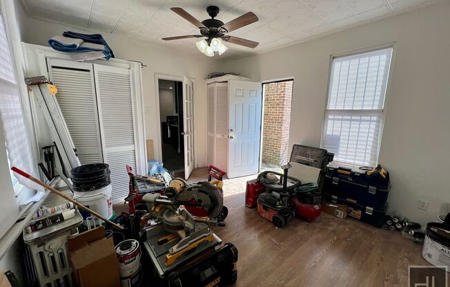 3 beds, 1 bath, $3,600, Unit 1