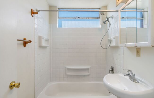 1 bed, 1 bath, 600 sqft, $1,199, Unit 305