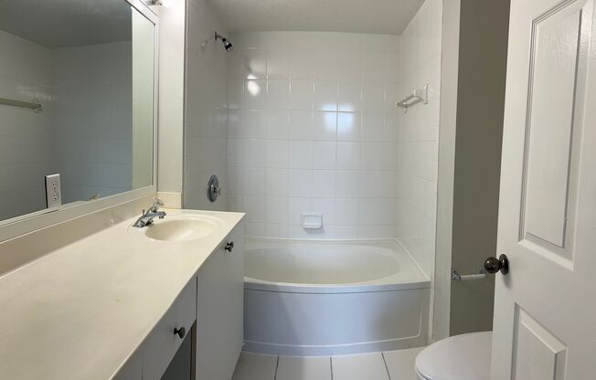 2 beds, 2 baths, 1,204 sqft, $2,019, Unit 10136-B3 - Bostonian