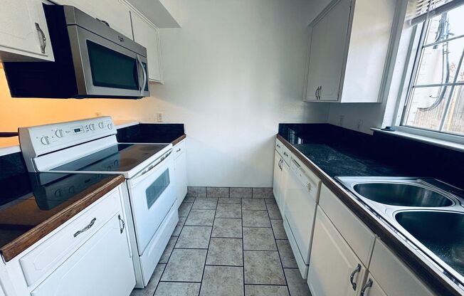 1207 W Wall Street