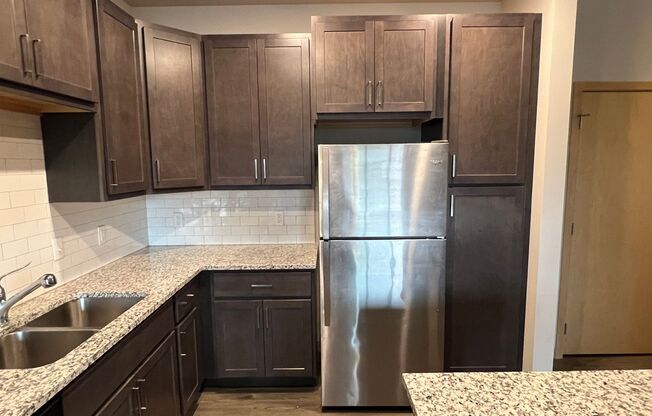 2 beds, 2 baths, 998 sqft, $2,470, Unit 207