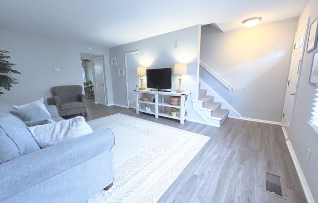2 beds, 1.5 baths, 1,056 sqft, $2,099, Unit T-018