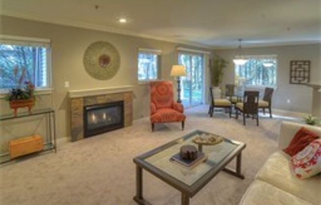 3Bd/2Bd Issaquah Condo