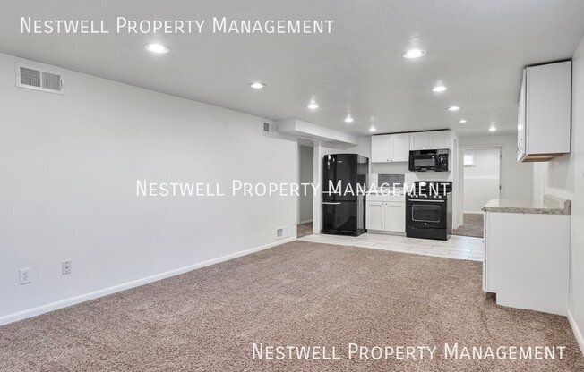 1335 E Maplewood Dr.