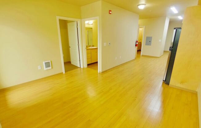 3 beds, 2 baths, 967 sqft, $2,400, Unit 304