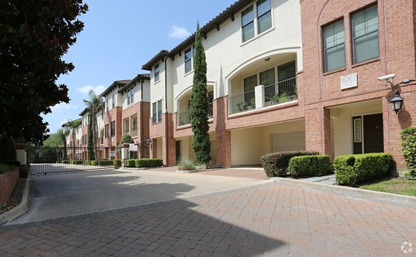 Braeswood Place in Houston