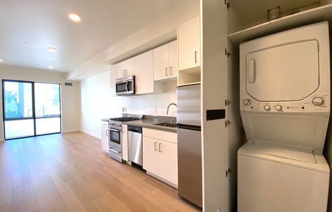 1 bed, 1 bath, 464 sqft, $2,750, Unit 302