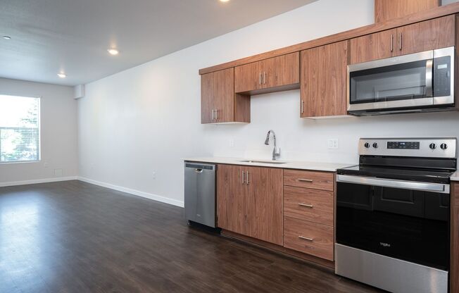 2 beds, 2 baths, 920 sqft, $2,395, Unit 25-205