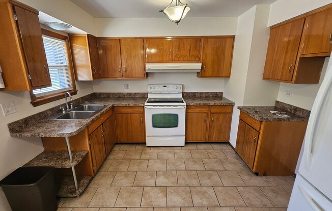 7400 7410 W DIVERSEY AVE