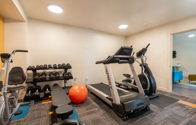 1 bed, 1 bath, 744 sqft, $1,795, Unit 127