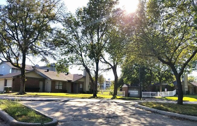 MOVE IN SPECIAL - $500.00 OFF 1ST MONTH'S RENT