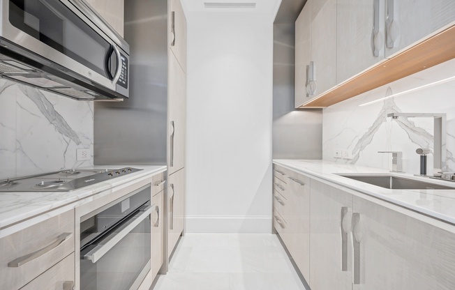 Studio, 1 bath, 569 sqft, $9,950, Unit 35-E