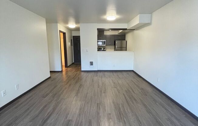 6040 Cali - Spacious 1 & 2 Units | Washer/Dryer | Private Balcony | Lots on Natural Light