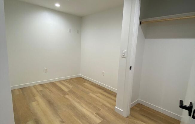 Studio, 1 bath, 400 sqft, $1,695, Unit 8302 1/2