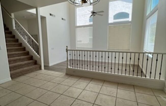 4 Bedroom Located in Lamplight!