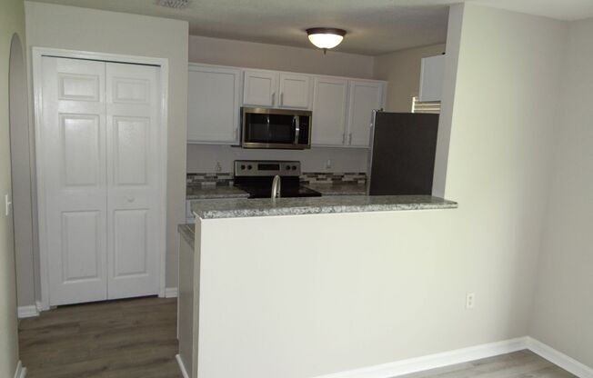 3 bed, 2.5 bath townhome - Move in special!!