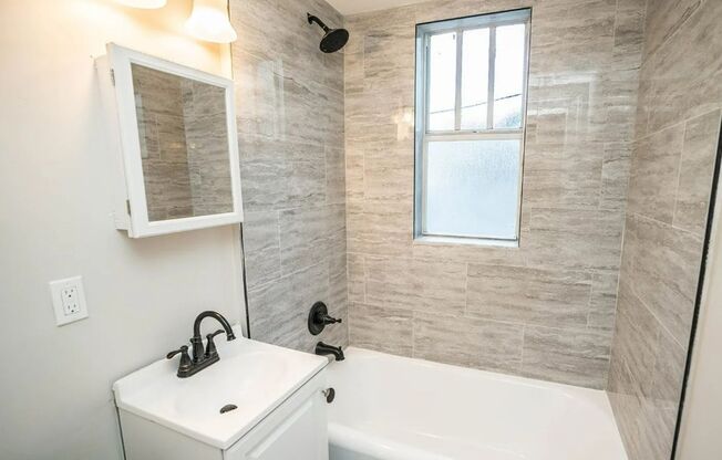 Charming Renovated 1BR/1BA located Steps Away from Bayshore Blvd.