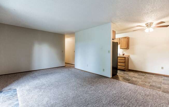 Bismarck, ND  Brandon Apartments | 2 Bdrm - Living Room-Dining