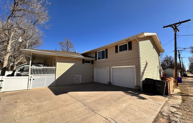 2 beds, 1 bath, 800 sqft, $1,695, Unit 509 7th St - Upper unit