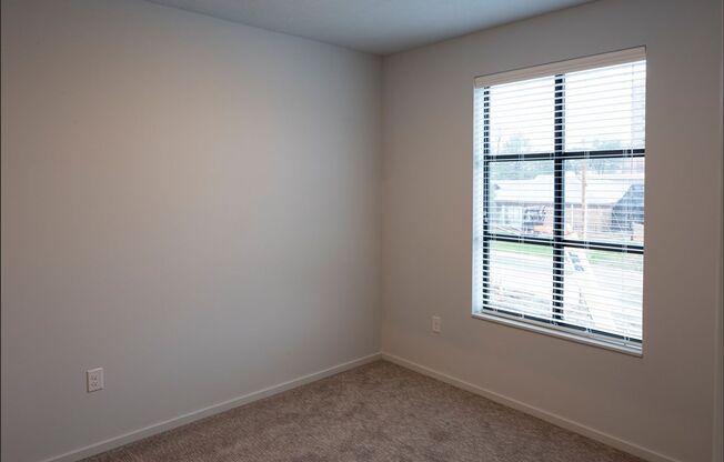 3 beds, 2 baths, 1,120 sqft, $1,120, Unit 102