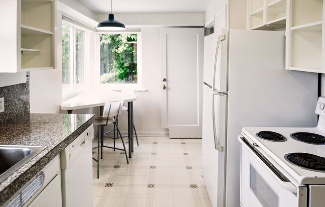 3bd/1.75ba Seattle Home