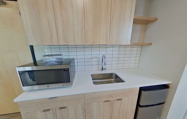 Studio, 1 bath, 314 sqft, $1,300, Unit 314