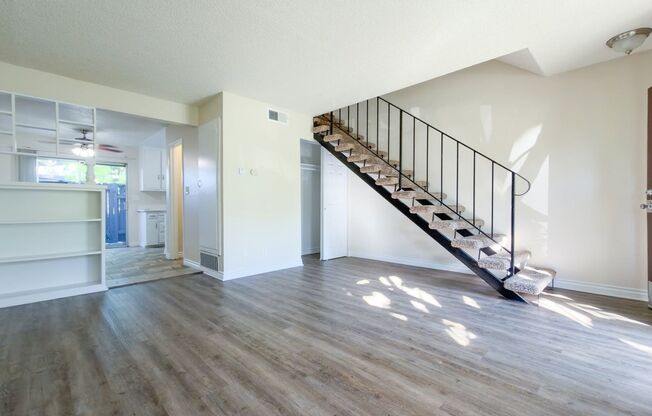 Silverwood Apartments (587)