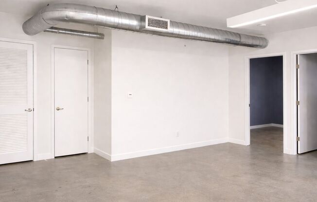 2 beds, 1 bath, 900 sqft, $1,099, Unit 5-301