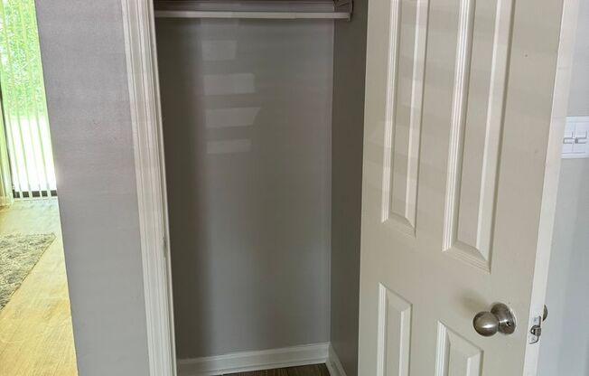 2 beds, 1.5 baths, 890 sqft, $1,240, Unit 2