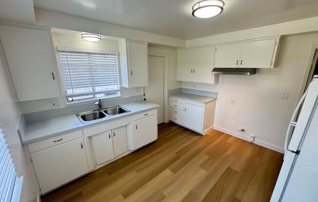 Cute Apartment in Arcadia! Great Location, Schedule A Tour Today!