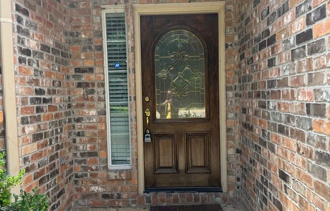 STONE OAK  |  GATED COMMUNITY  |  3 BEDROOMS  |  2 BATHS  |  SINGLE STORY