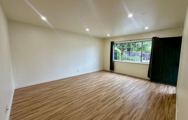 Bright Castro Valley 2 Bedroom 1 Bath!