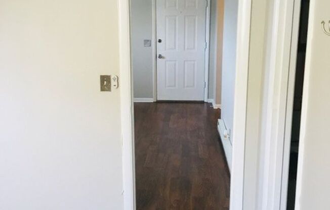 AVAILABLE NOW. Cute 1 bedroom 1 bath apartment in the heart of West Nashville. Only $1,100 per month. Onsite Laundry Facilities.