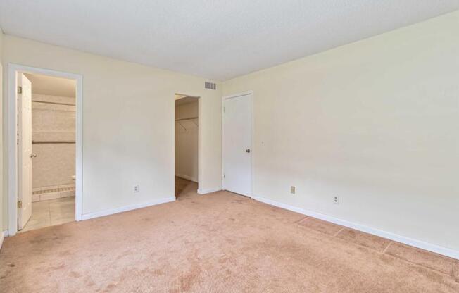 2 beds, 2 baths, 932 sqft, $2,100