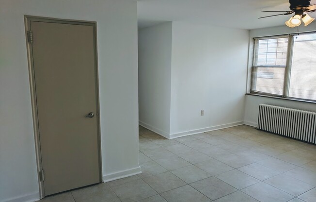 2 beds, 1 bath, $1,795, Unit 411C