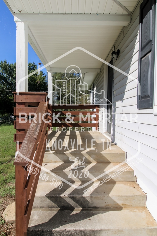 1407 CHARLES DR NE