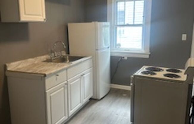 1-Bedroom Apartment in Quiet 4-Plex with Off-Street Parking
