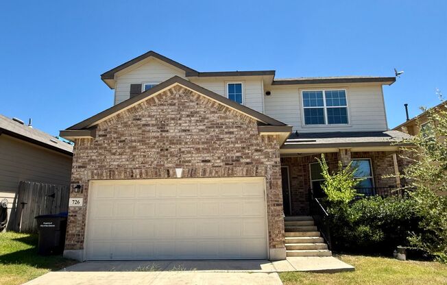 Beautiful 4 bedroom, 2 bathroom in a beautiful community which surrounds a golf course!