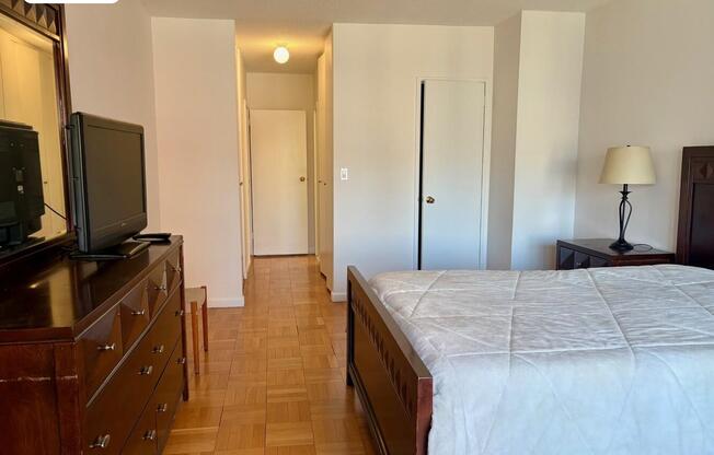 1 bed, 1.5 baths, 900 sqft, $5,700, Unit 31B