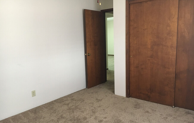 1 bed, 1 bath, $695, Unit 02