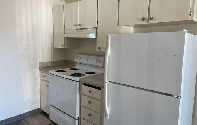 2 beds, 1 bath, 925 sqft, $1,470, Unit 2