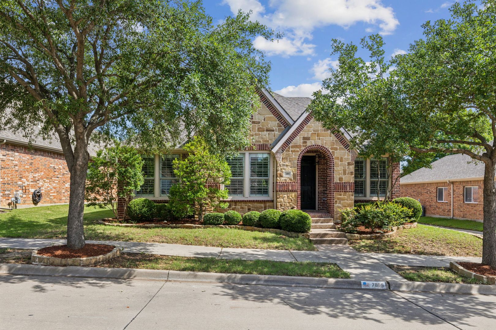 Elegant Living in Fountain Ridge – A Serene Retreat with Modern Convenience