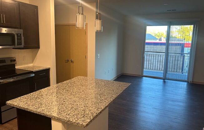 1 bed, 1 bath, 789 sqft, $2,000, Unit 205