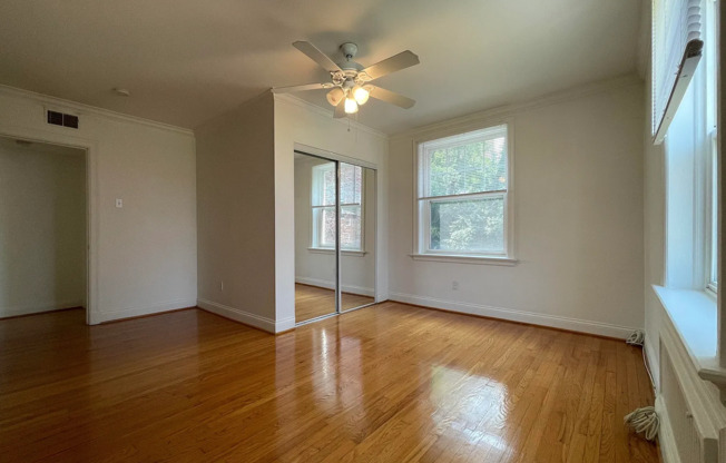 2 beds, 1 bath, $1,395, Unit 807-3S