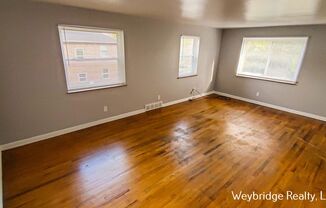 2 beds, 1 bath, 1,014 sqft, $975, Unit #2