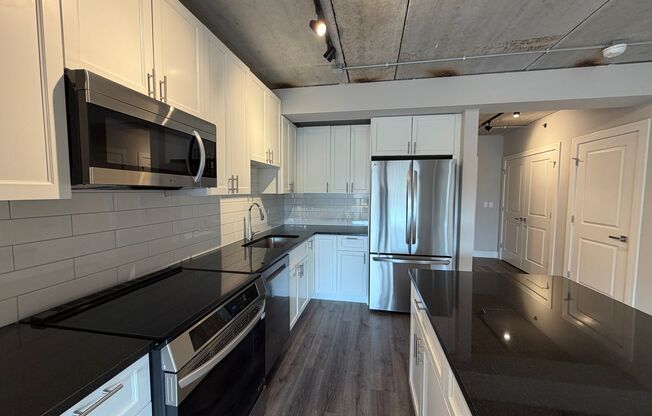 1 bed, 1 bath, 681 sqft, $2,625, Unit 952-408