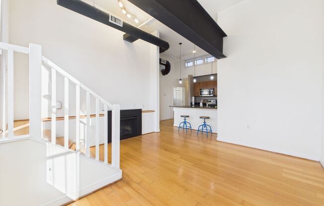 2 beds, 2 baths, 862 sqft, $1,585, Unit 4H