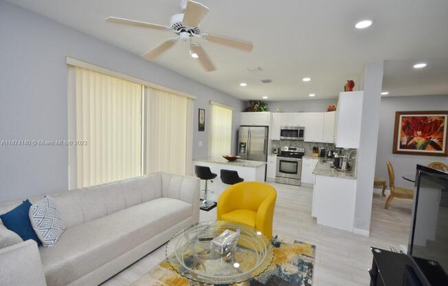 16835 SW 1 PL