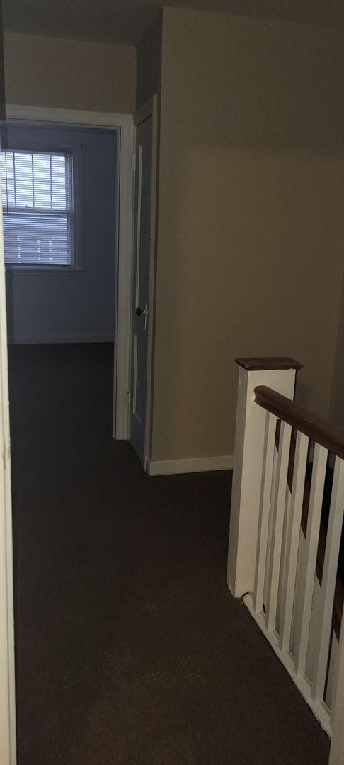 3 beds, 1 bath, $1,300